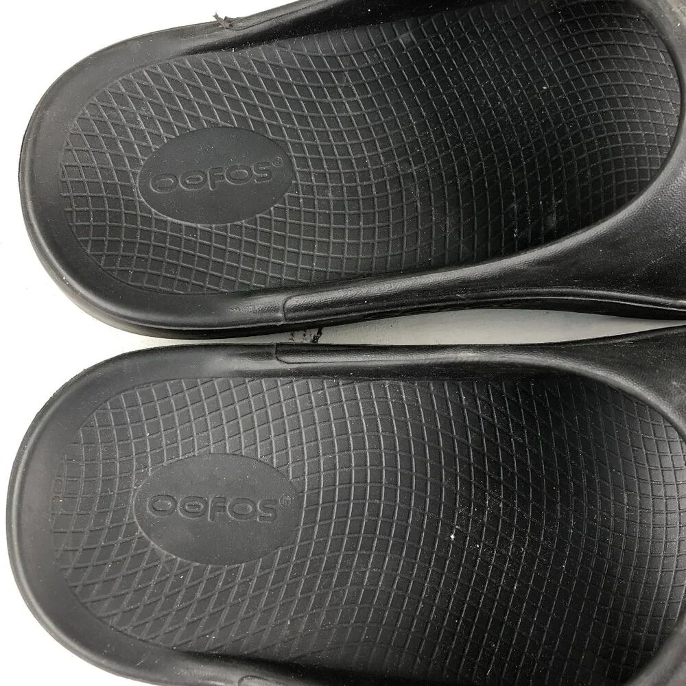 Oofos Unisex Size 11M 13W OOahh Black Open Toe Dual Strap Sport Slides Sandals